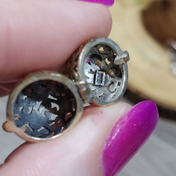 Sterling Silver stamped 925 earrings and pendant‎ - Picture 6 of 7